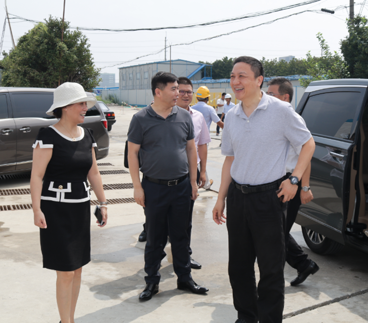 青浦区副区长,公安青浦分局局长王德强一行莅临兰韵中国文化中心项目